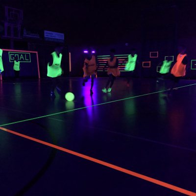glow in the dark voetbal