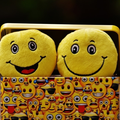 De afbeelding toont allerlei emoji's