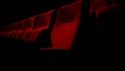 De afbeelding toont een theater tribune